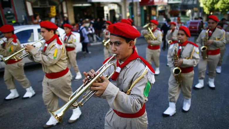 חניכים בארגון הצופים הפלסטיני