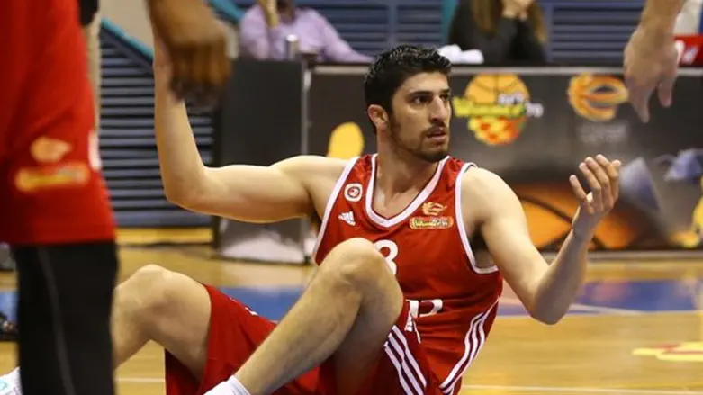 ליאור אליהו. משחק ראשון פושר