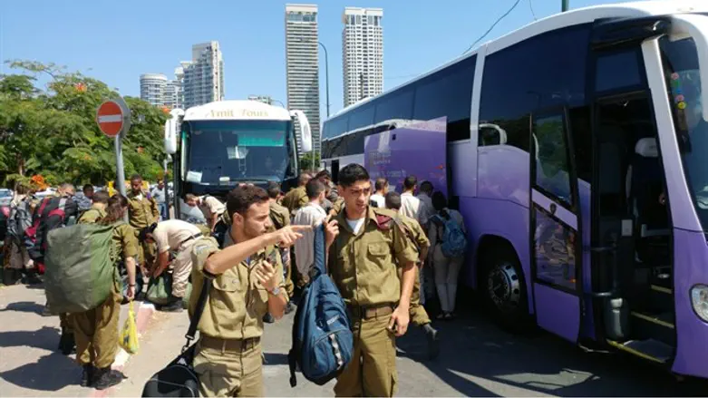 מאות אוטובוסים יסיעו את החיילים