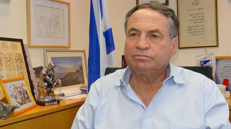 General Uzi Dayan