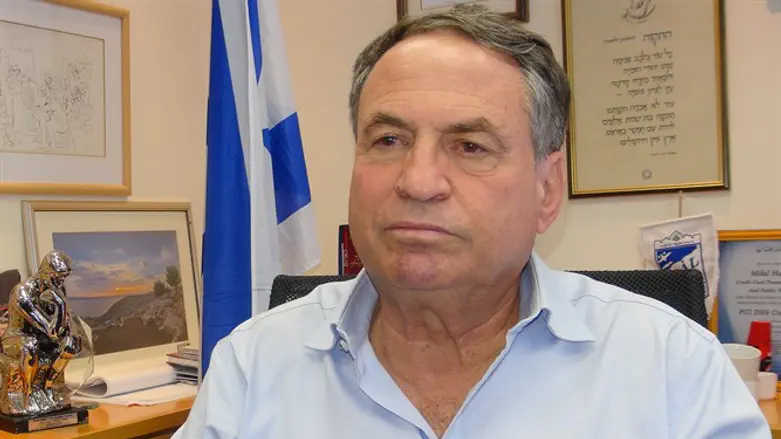 General Uzi Dayan