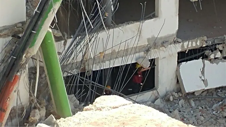 הכתובת על הקיר. זירת אירוע הקריסה בתל אביב