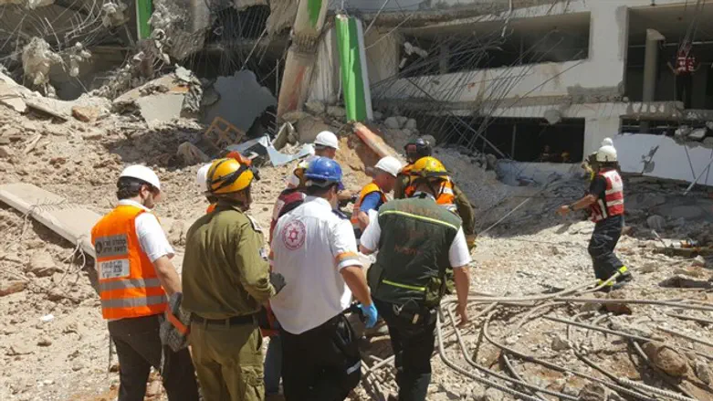 На месте катастрофы в Тель-Авиве