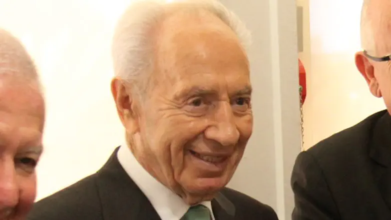 Peres and Rivlin (archive)