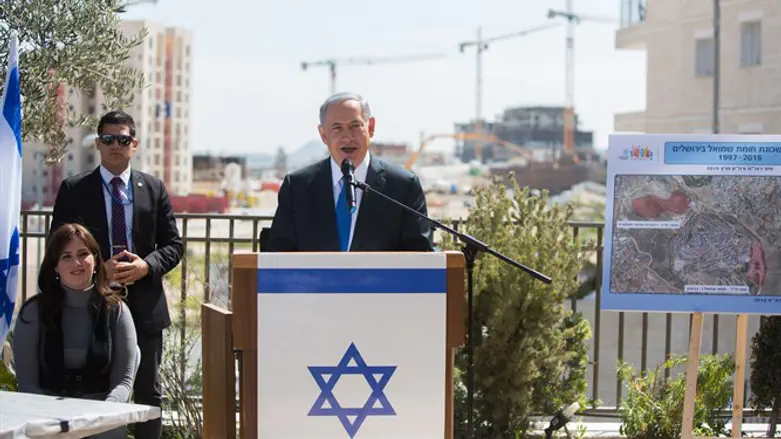 כמעט חמישים שנה אחרי, הממשלה נותרה האויבת הגדולה של ההתיישבות. נתניהו בהר חומה