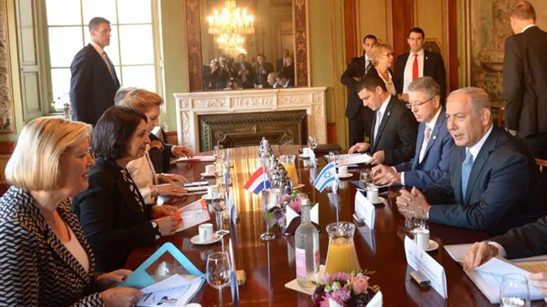 נתניהו בפרלמנט של הולנד