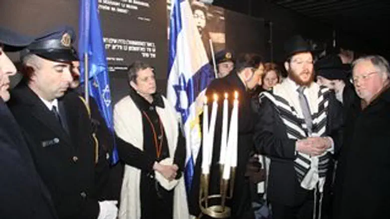 הטקס באושוויץ
