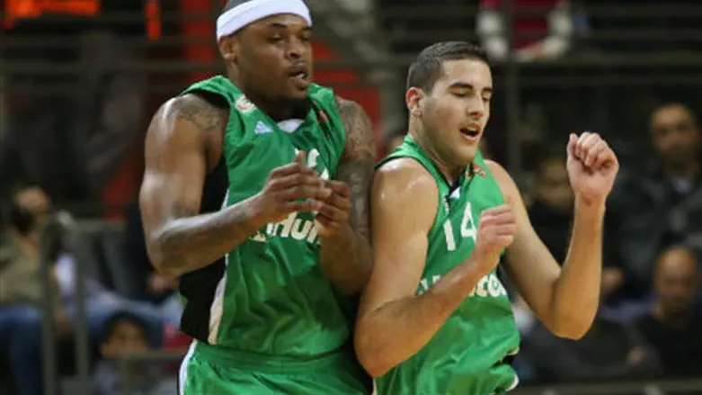 גרייבס ובלייזר הערב. ניצחון ראשון בהכנה