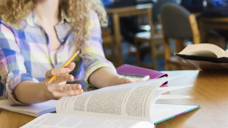 School (illustration)