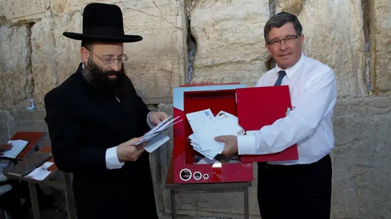 מכתבים לאלוקים