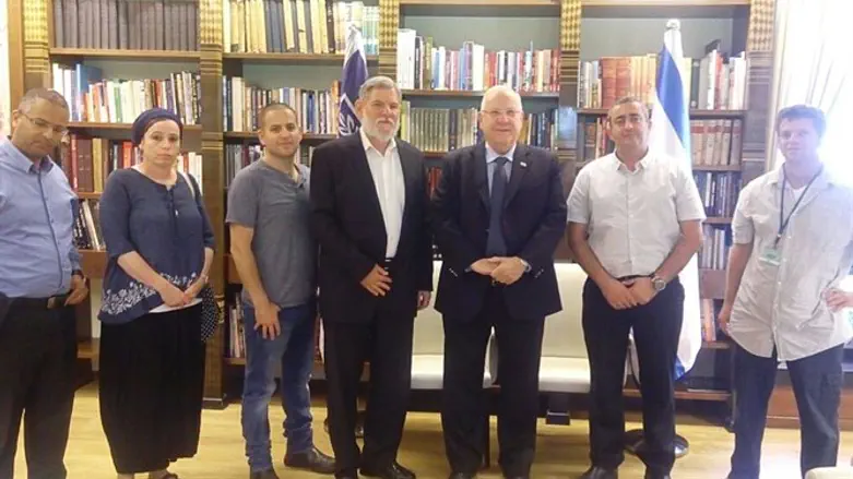 Ofra representatives in the President's residence