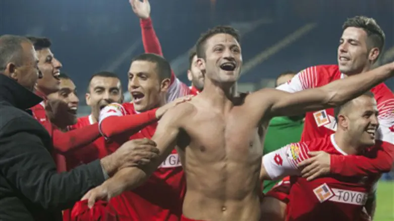 שחקני סכנין. מקבלים את השונה לא שרים את התקווה