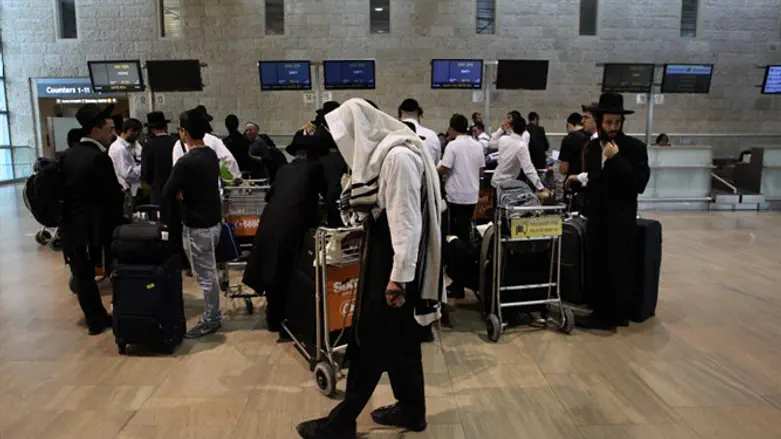 Брацлавские хасиды в аэропорту им. Бен-Гуриона