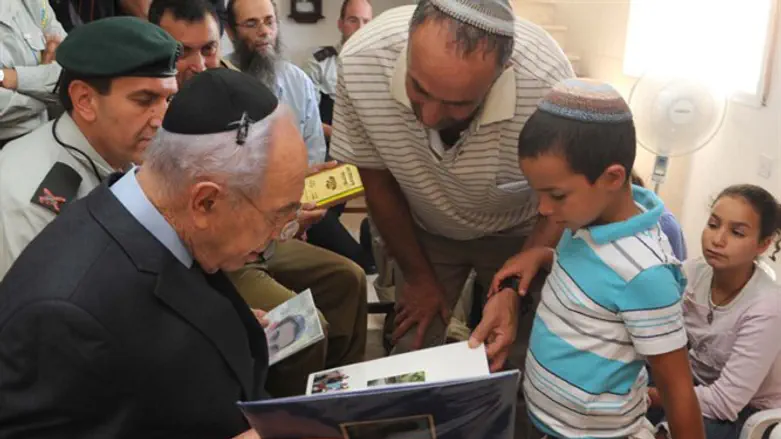 Shimon Peres