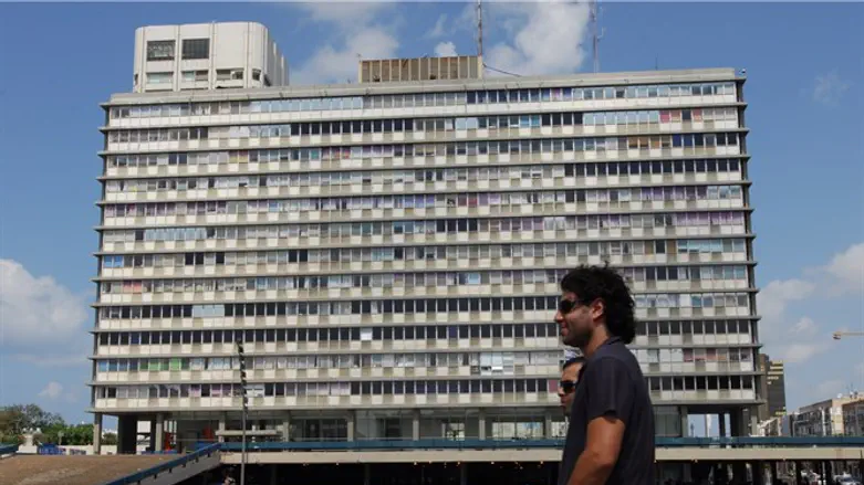 חולדאי ישגיח על כשרות המופעים? בניין עיריית תל אביב בכיכר רבין