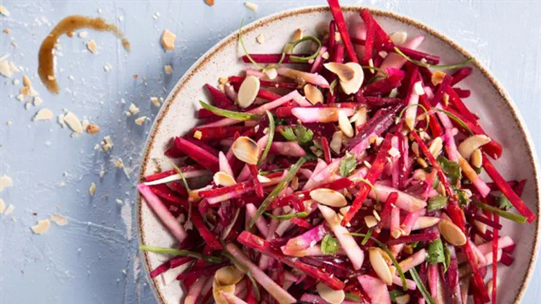 סלט סלק עם תפוחי עץ