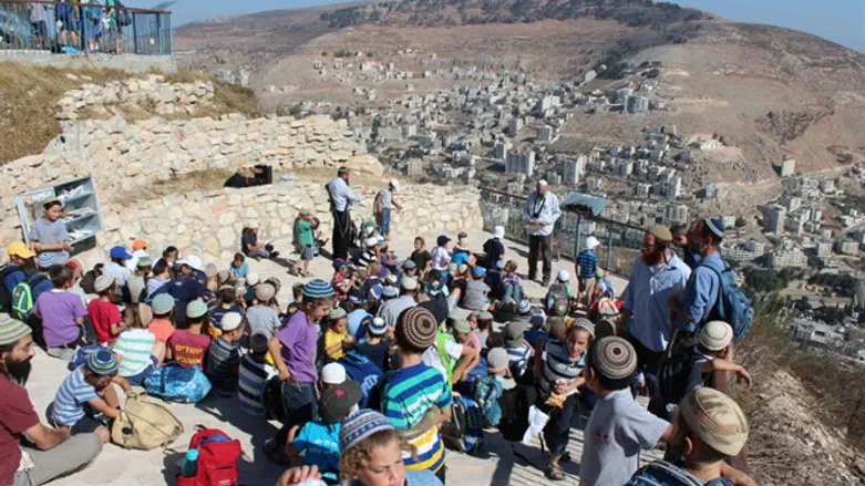 Учащиеся в Мицпе-Йосеф