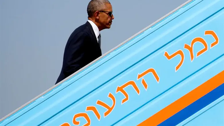 אובמה בנתב"ג לאחר הלווית פרס