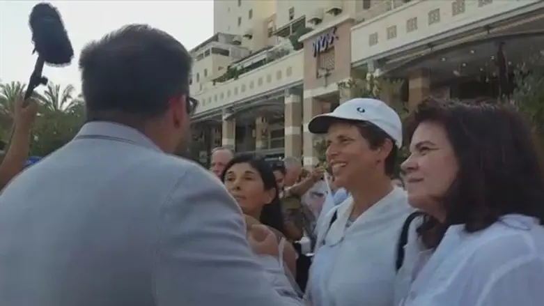 Орен Хазан в Кфар-Сабе