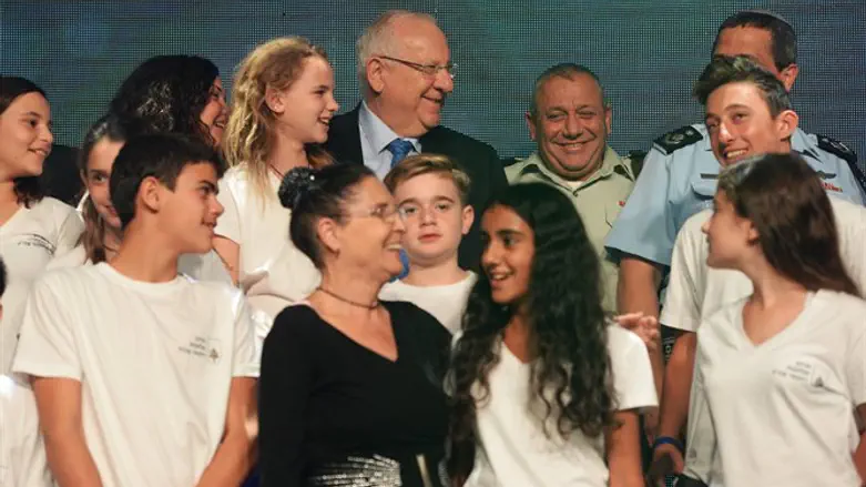 תיאטרון ירושלים, הערב