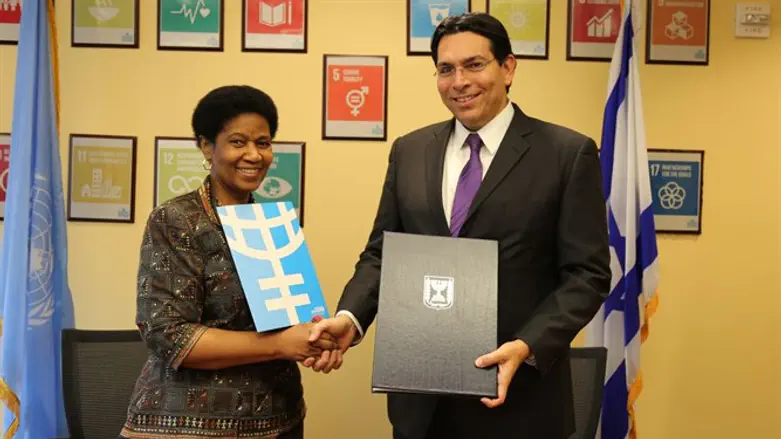 דנון ומנכ"לית הארגון פומזילה מלמבו-נגוקו