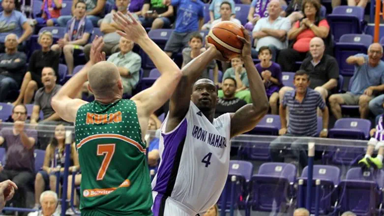 יינסי גייטס. יושבעה לתקופה ארוכה?