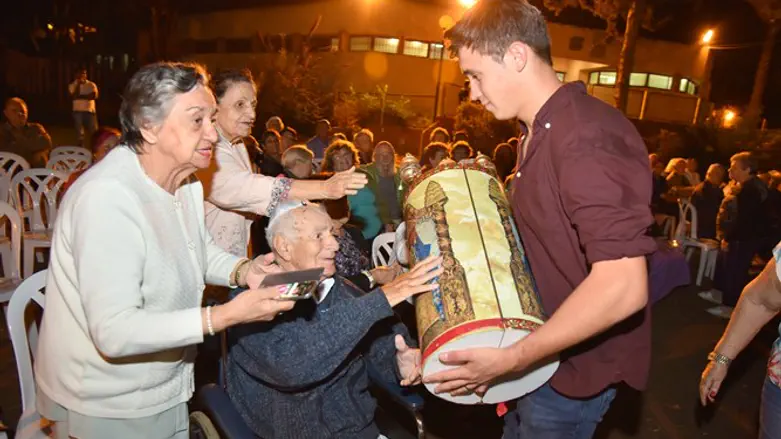 second Hakafot at Hodiyot