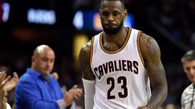 לברון. פתח עונה עם ניצחון