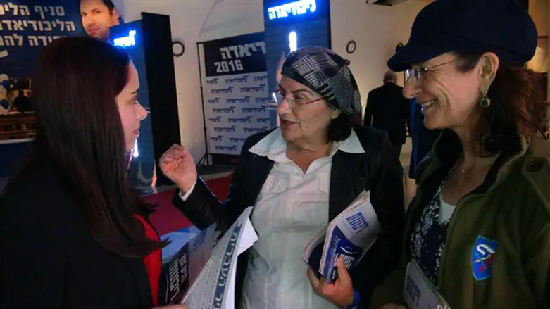 נדיה מטר ויהודית קצובר 