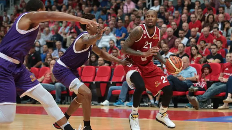 קינזי מול שחקני נהריה הערב