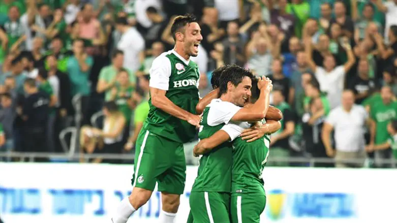 שחקני חיפה חוגגים הערב היסטוריה