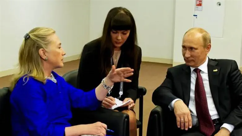 קלינטון עם פוטין, 2012