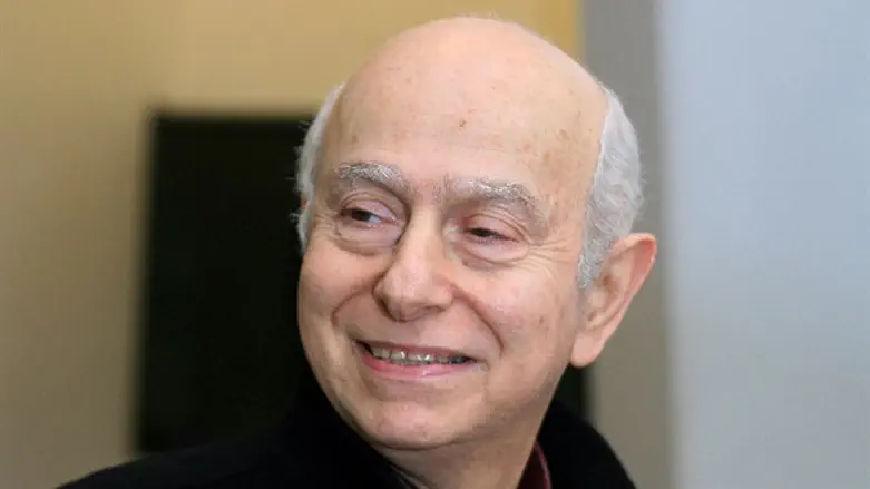 מעביר את השרביט. מולי שפירא