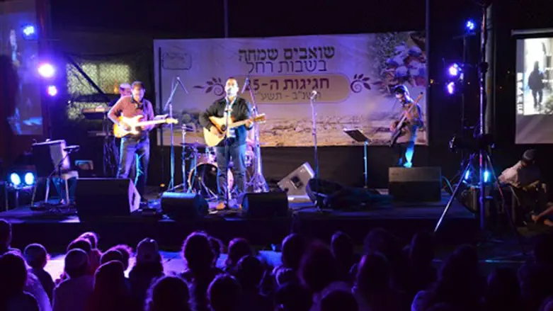 מתי שריקי בשחר הצעירה
