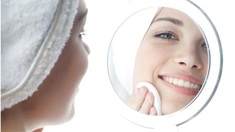 קודם כל לנקות את הפנים