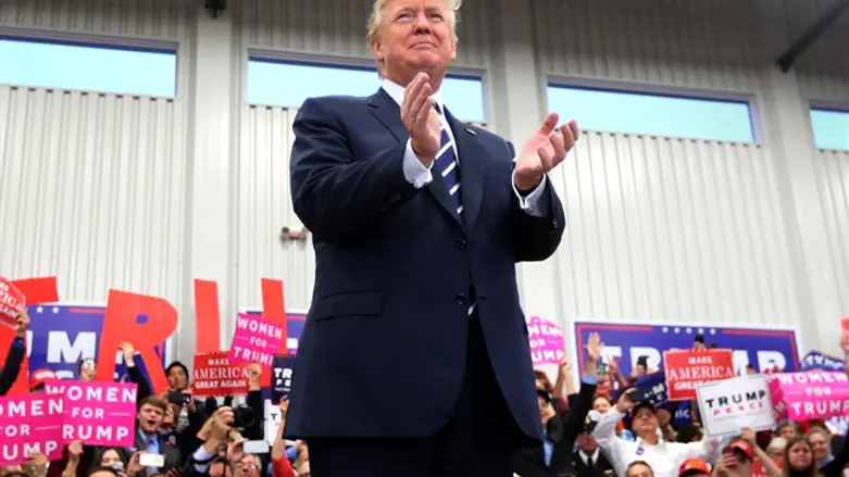 זהות הנשיא/ה טרם הוכרעה, אבל הרפובליקנים כנראה ישמרו על הרוב שלהם בבתי הנבחרים. טראמפ