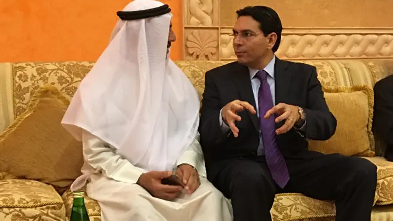 השגריר דנון ובכיר בממשלת דובאי