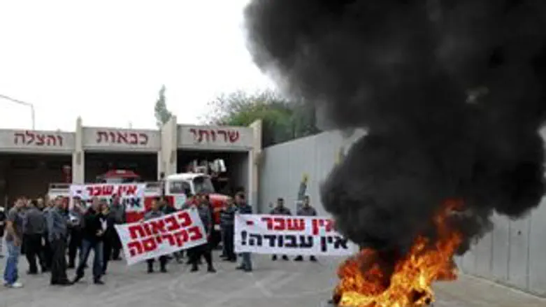 הפגנת הכבאים