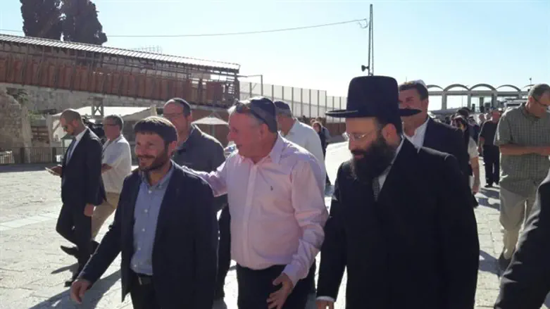 interior committee at Western Wall