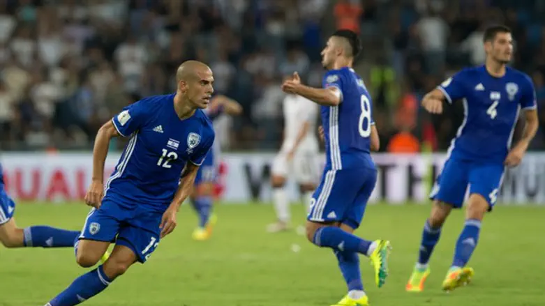 שחקני הנבחרת הישראלית. המשחק יידחה?