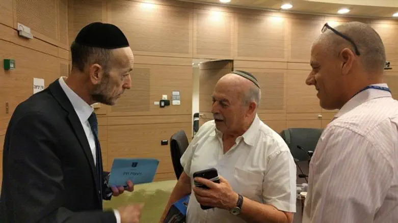 מקלב וסלומיאנסקי בדיון בועדת החוקה