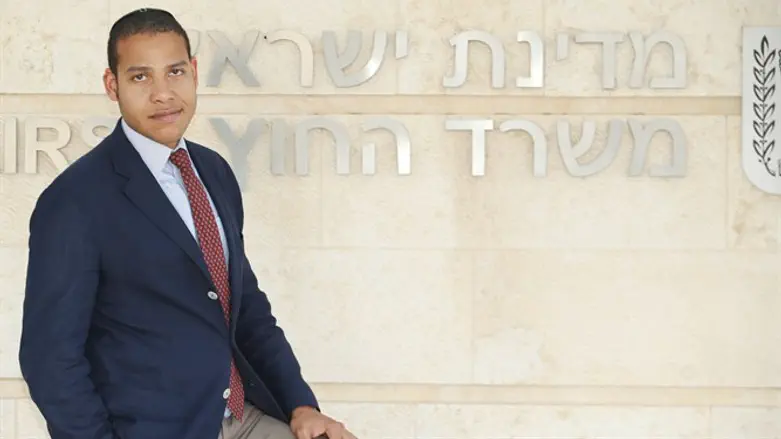 "לא רוצה להישמע רגשן, אבל מדינת ישראל מאוד קרובה ללבי". שמעון מרסר-ווד