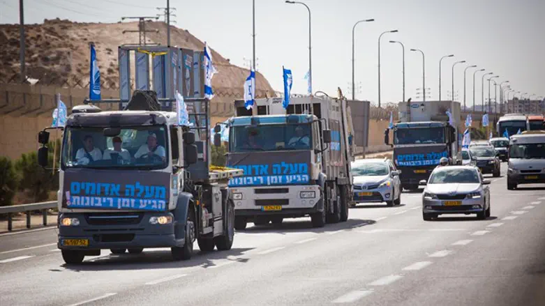 "מעלה אדומים זה קונצנזוס". שיירת הקמפיין בדרכה ממעלה אדומים לקריית הממשלה, בשבוע שעבר