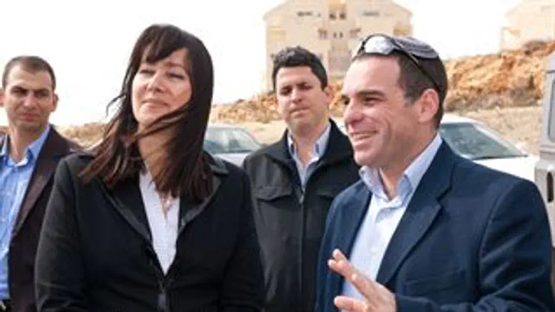 לתכנן. לאה נס באפרת