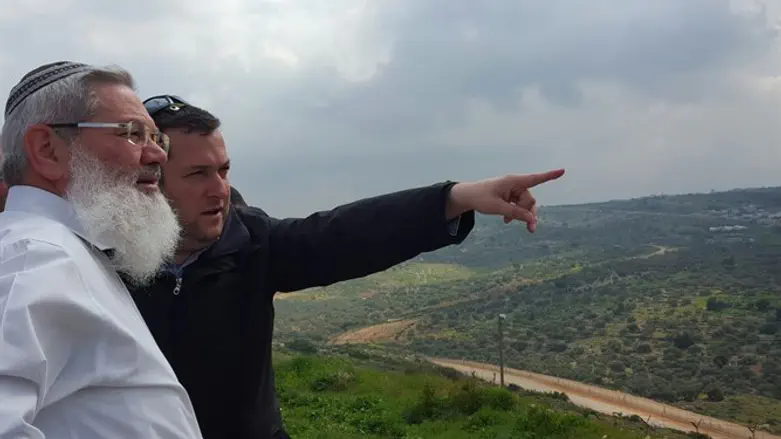 סגן שר הביטחון וראש מועצת שומרון