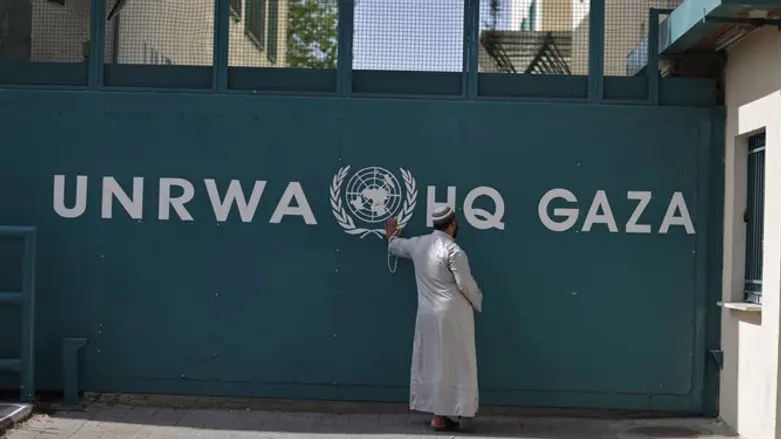 להפסיק מימון