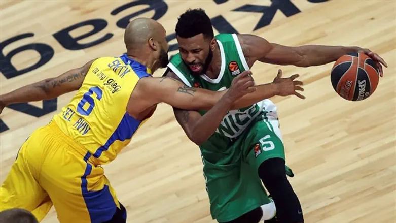 לנגפורד (בירוק) מול דווין סמית'