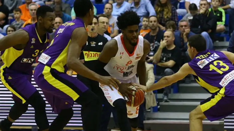 דאוסון הערב מול שחקני חולון