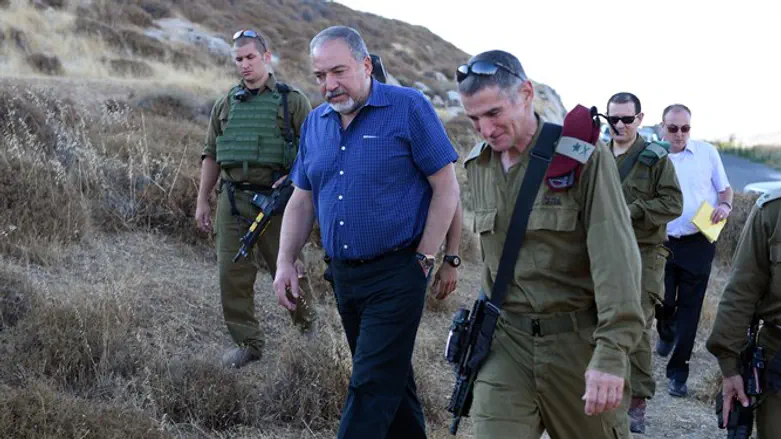 פונה בחזרה למרכז. ליברמן בסיור ביו"ש