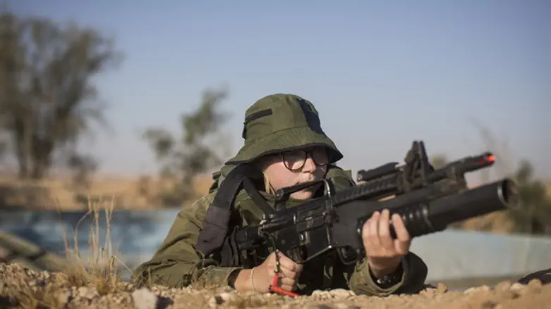female combat soldier